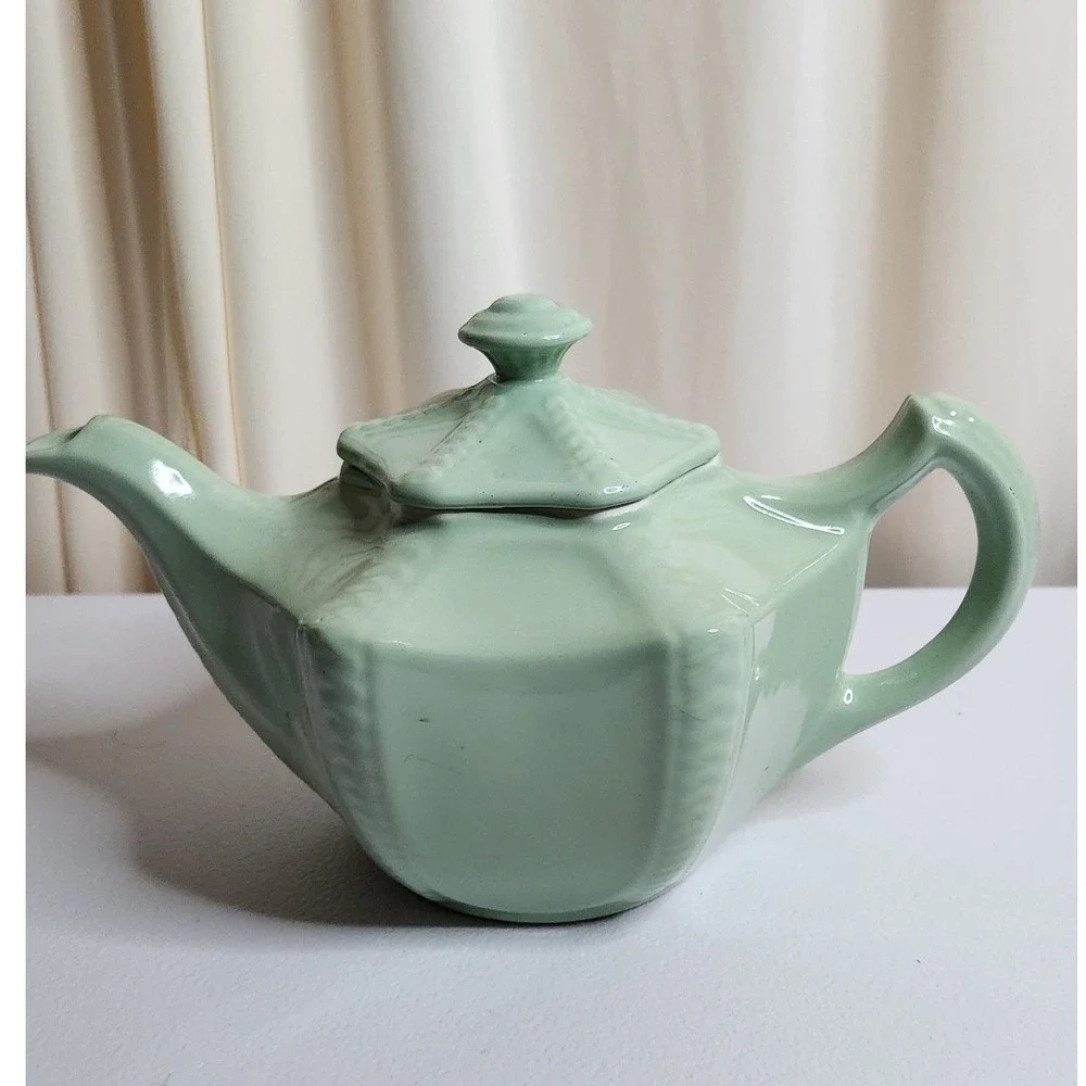Hall Pottery 